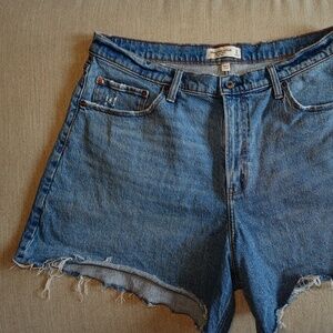 Abercrombie Curve Love High Rise Dad Short